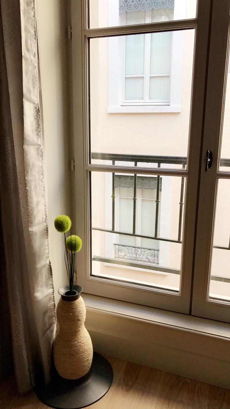 Il a abandonné le canapé